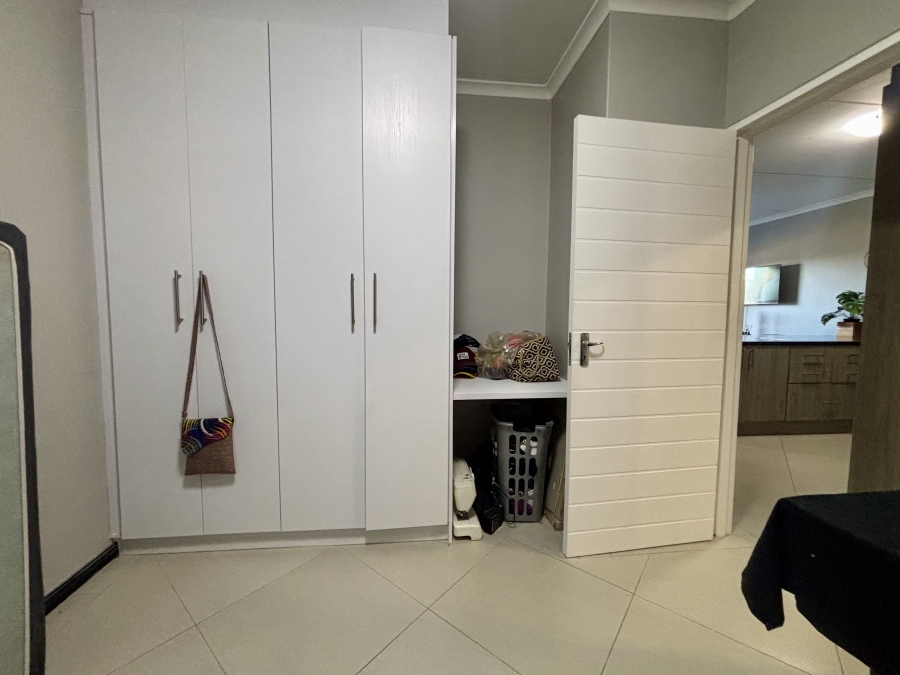 To Let 2 Bedroom Property for Rent in Buh Rein Estate Western Cape